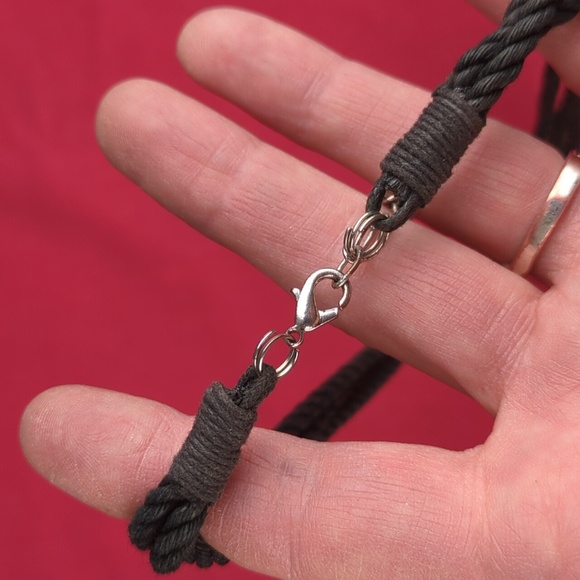 World Market Tribal or Ethnic Look, Large Shell Pendant Necklace/Earring Set - Picture 12 of 16